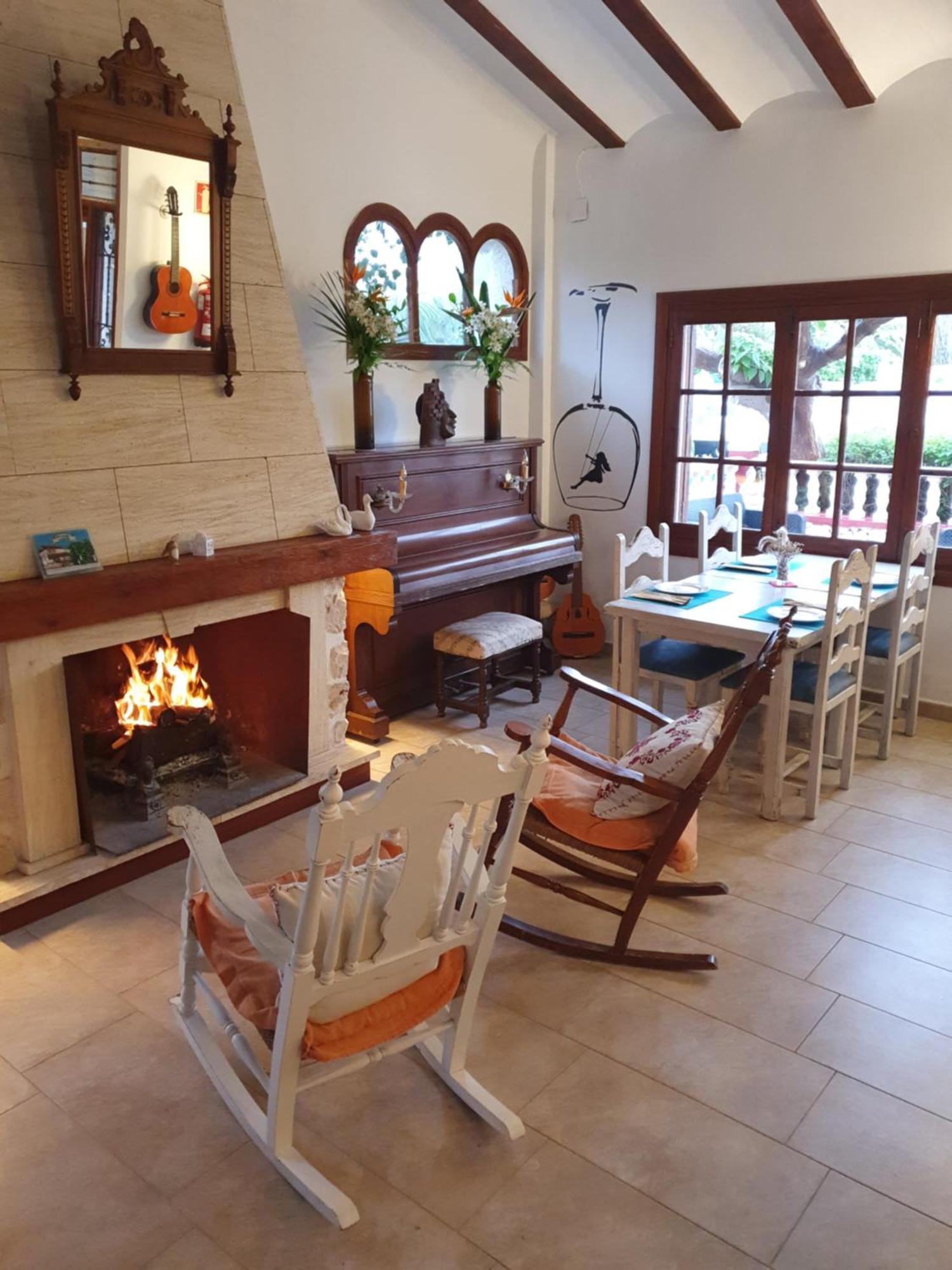 Hostal Mi Campana Denia Exterior foto