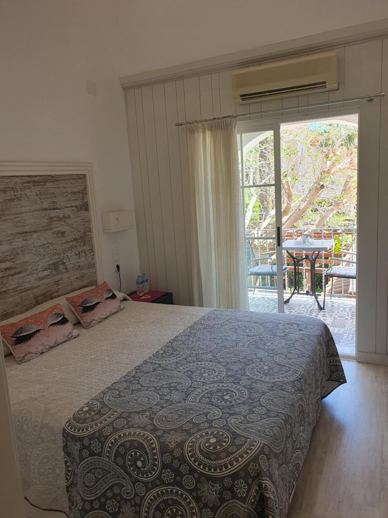Hostal Mi Campana Denia Exterior foto