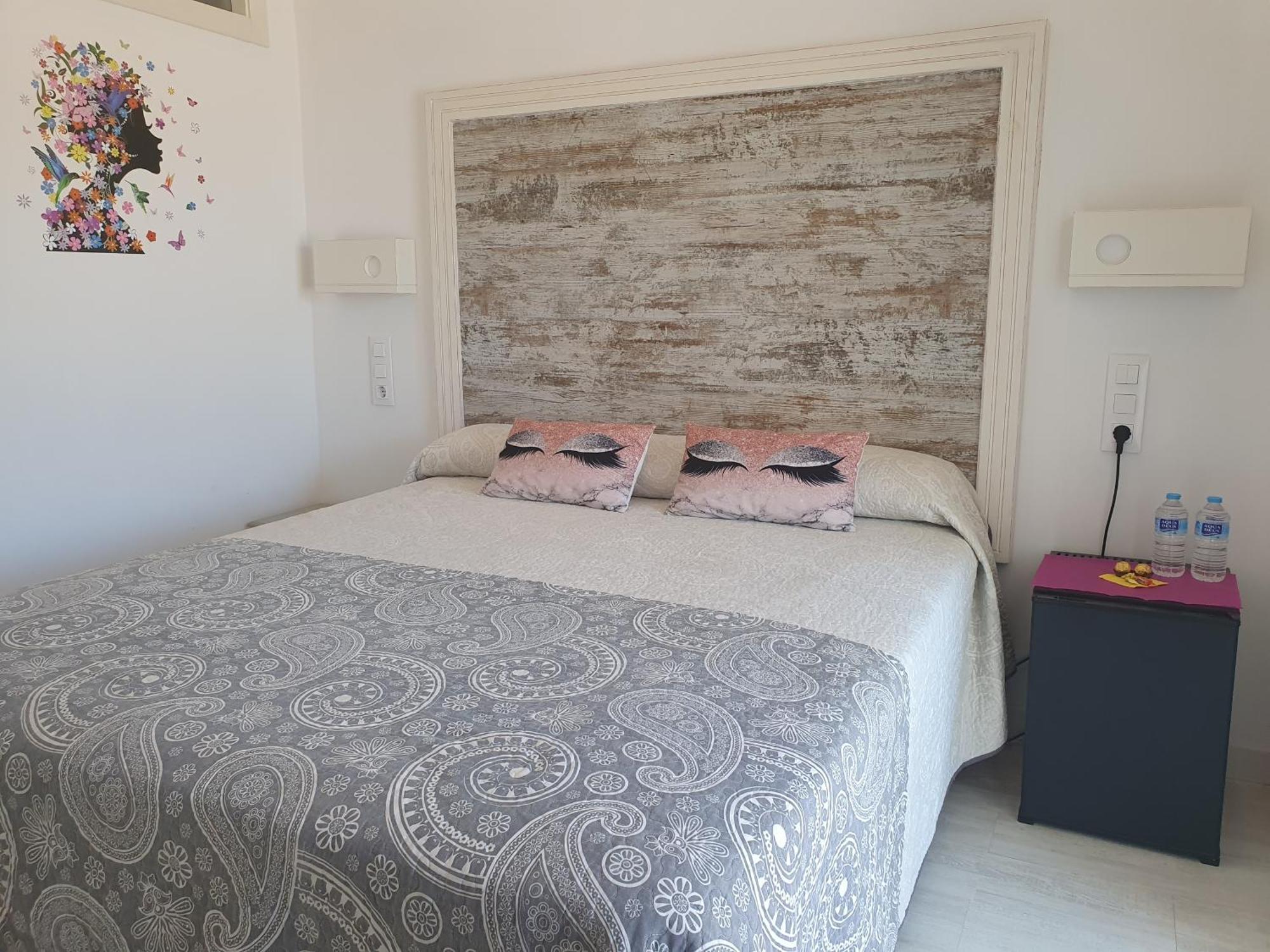 Hostal Mi Campana Denia Exterior foto